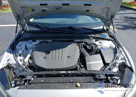 2025 Volvo V60 Cross Country z USA, uszkodzony, nr VIN YV4L12WK3S2148033